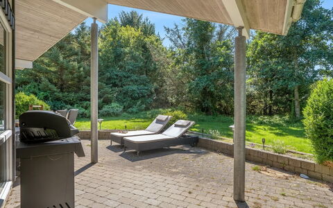 Bina - 1.9Km from the Sea: Legna, Portico, Soffitto, Giardino, Shade, Lotto, Mobili Da Esterno, Struttura Esterna, Landscaping, Estate