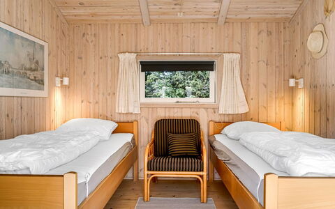 Akka - 2Km from the Sea: Letto, Camera Da Letto, Interior Design, Legna, Lenzuolo, Mobilia, Bedding, Pavimento, Soffitto, Pavimentazione