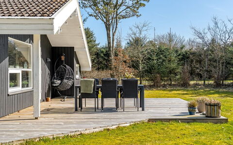 Akka - 2Km from the Sea: Legna, Casa, Lotto, Tetto, Villetta, Latifoglie, Plank, Shade, Portico, Raccordo
