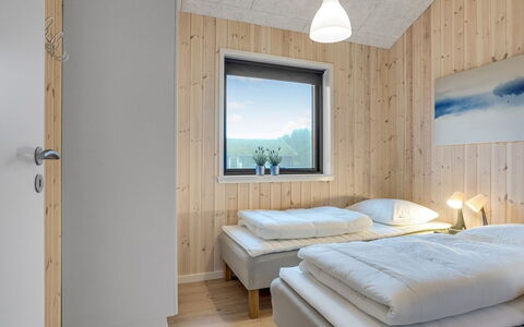 Carla - 1.5Km from the Sea: Legna, Camera Da Letto, Casa, Letto, Bedding, Lenzuolo, Telaio Del Letto, Latifoglie, Calotta Di Ghiaccio, Plank