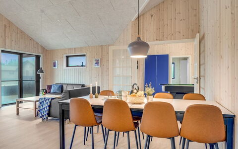 Carla - 1.5Km from the Sea: Legna, Casa, Soffitto, Villetta, Cucina & Sala Da Pranzo Tavolo, Latifoglie, Soggiorno, Plank, Sedia, Color Legno