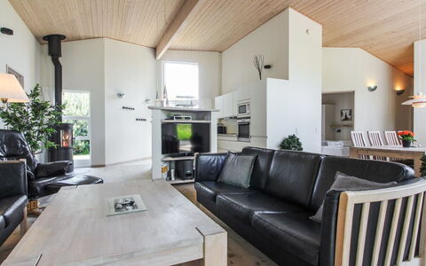 Elicia - 950M from the Sea: Interior Design, Mobilia, Legna, Pavimentazione, Divano, Soffitto, Pavimento, Soggiorno, Casa, Camera