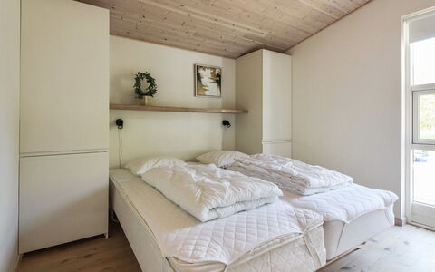 Elicia - 950M from the Sea: Letto, Mobilia, Camera Da Letto, Interior Design, Pavimentazione, Pavimento, Parete, Legna, Soffitto, Lenzuolo