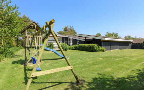 Elicia - 950M from the Sea: Erba, Lotto, Giardino, Prato, Shade, Plain, Groundcover, Backyard