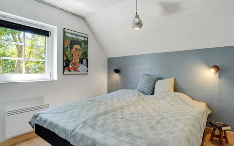 Taralyn - 1.3Km from the Sea: Legna, Camera Da Letto, Pavimentazione, Interior Design, Pavimento, Soffitto, Letto, Bedding, Lenzuolo, Telaio Del Letto