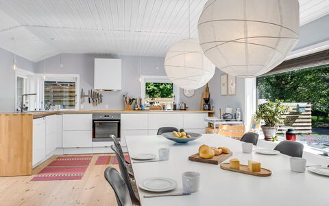 Erke - 370M from the Sea: Interior Design, Pavimentazione, Mobilia, Lampada, Soffitto, Legna, Pavimento, Cucina, Illuminazione, Pavimento In Legno