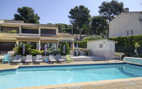 Saint Cyr sur Mer la Madrague 160: Zona Residenziale, Ricorrere, Piscina, Casa, Estate, Shade, Villa, Landscaping, Hacienda, Eco Hotel
