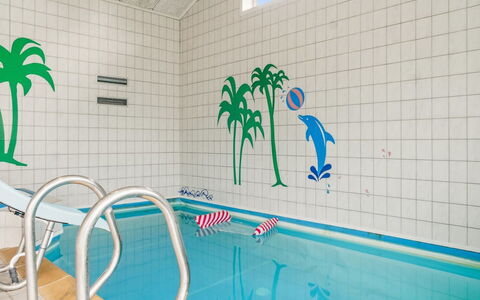 Hallveig - 1.1Km from the Sea: Materiale Composito, Piscina, Centro Ricreativo, Piastrella, Hotel, Ricorrere