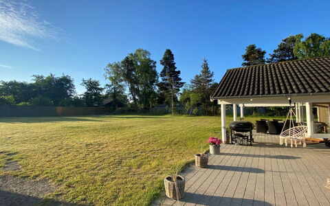 Hegge - 300M from the Sea: Casa, Zona Residenziale, Tetto, Casa, Lotto, Prato, Villetta, Shade, Giardino, Estate