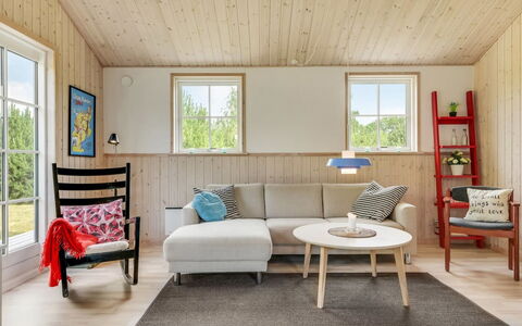 Finwith - 1.5Km from the Sea: Mobilia, Interior Design, Pavimentazione, Pavimento, Legna, Divano, Soggiorno, Casa, Camera, Tavolo