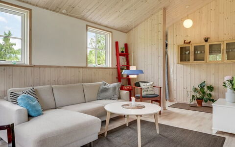 Finwith - 1.5Km from the Sea: Mobilia, Interior Design, Pavimentazione, Pavimento, Parete, Legna, Divano, Soffitto, Camera, Soggiorno