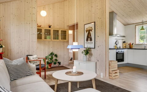 Finwith - 1.5Km from the Sea: Interior Design, Pavimentazione, Mobilia, Pavimento, Legna, Soffitto, Lampada, Camera, Soggiorno, Pavimento In Legno