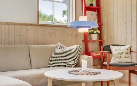 Finwith - 1.5Km from the Sea: Mobilia, Interior Design, Legna, Pavimentazione, Paralume, Pavimento, Lampada, Illuminazione, Casa, Soggiorno