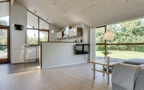 Biaver - 350M from the Sea: Interior Design, Pavimentazione, Mobilia, Legna, Soffitto, Pavimento, Divano, Camera, Lampada, Soggiorno