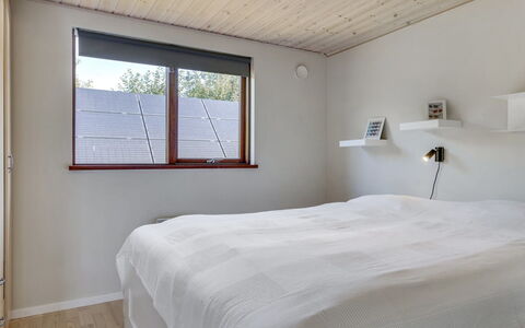 Biaver - 350M from the Sea: Parete, Interior Design, Legna, Pavimentazione, Soffitto, Camera Da Letto, Pavimento, Letto, Camera, Lenzuolo