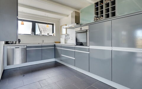 Anselmi - 450M from the Sea: Cucina, Pavimentazione, Cabinetry, Apparecchio Major, Controsoffitto, Elettrodomestico Da Cucina, Interior Design, Pavimento, Soffitto, Illuminazione