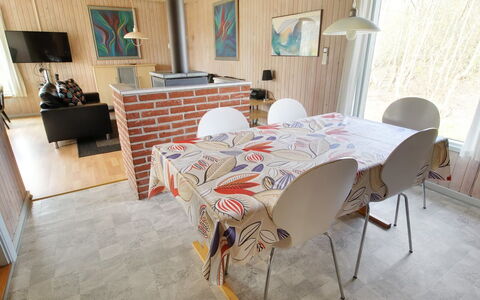 Svanhild - 1.2Km from the Sea: 