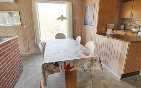 Svanhild - 1.2Km from the Sea: 