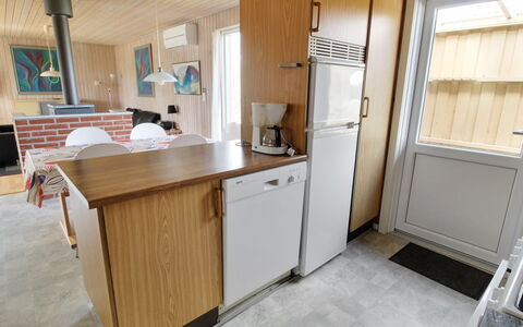 Svanhild - 1.2Km from the Sea: 