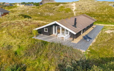 Edvardine - 400M from the Sea