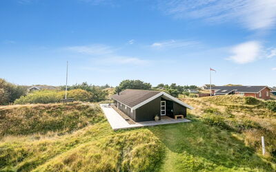Edvardine - 400M from the Sea