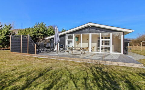 Andine - 1.2Km from the Sea: Arbusto, Urban Design, Groundcover, Brick, Appartamento, Estate, Muratura, Balcone, Landscaping