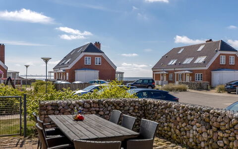 Joonas - 100M from the Sea