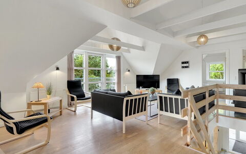 Henrike - 3.3Km from the Sea: Appartamento, Shade, Balcone, Sedia, Recinzione, Mobili Da Esterno, Alluminio, Erba Sintetica