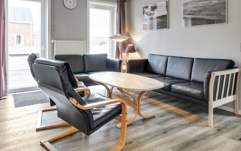 Anouk - 1.7Km from the Sea: Mobilia, Pavimentazione, Interior Design, Pavimento, Legna, Sedia, Pavimento In Legno, Soggiorno, Camera, Casa