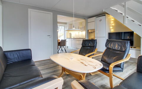 Anouk - 1.7Km from the Sea: Pavimentazione, Interior Design, Mobilia, Pavimento, Legna, Soffitto, Camera, Pavimento In Legno, Illuminazione, Soggiorno