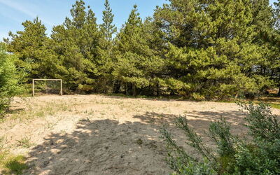 Jonas - 2.4Km from the Sea