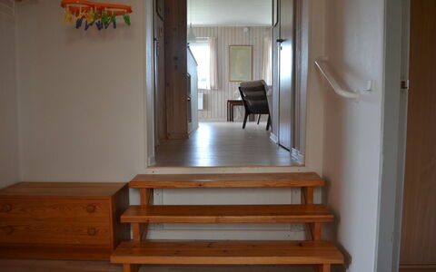 Ulrich - 500M from the Sea: Pavimentazione, Pavimento, Pavimento In Legno, Legna, Interior Design, Pavimento Laminato, Latifoglie, Mobilia, Color Legno, Camera