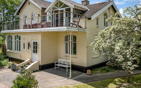 Styrkar - 4Km from the Sea: Tetto, Casa, Lotto, Casa, Villetta, Estate, Edifici Giardino, Shade, Log Cabin, Landscaping