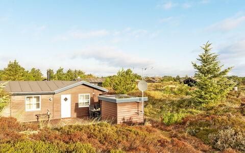 Asina - 400M from the Sea: 