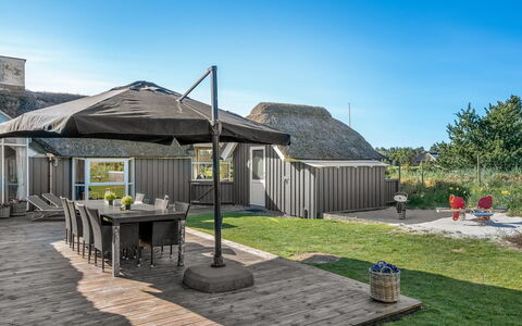 Ansine - 1.2Km from the Sea: Villetta, Capannone, Capanna, Agriturismo, Prateria, Baracca, Fienile, Log Cabin, Edifici Giardino