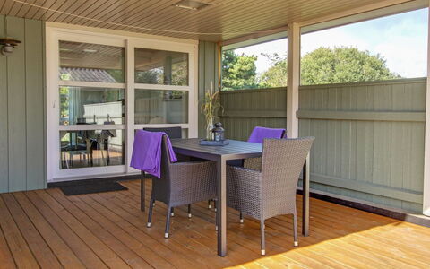Livia - 900M from the Sea: Legna, Color Legno, Plank, Latifoglie, Villetta, Deck, Raccordo, Shade, Pavimento In Legno, Edifici Giardino