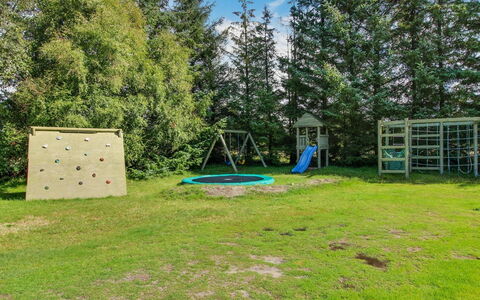 Patrik - 1.4Km from the Sea: Erba, Giardino, Lotto, Prato, Backyard, Cortile, Landscaping, Parco, Prato, Shade