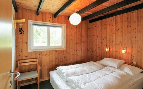 Juste - 2.2Km from the Sea: Legna, Camera Da Letto, Letto, Interior Design, Pavimentazione, Pavimento, Lenzuolo, Soffitto, Bedding, Telaio Del Letto