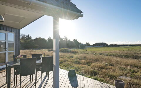 Tinemarie - 200M from the Sea: Erba, Casa, Tetto, Casa, Villetta, Arbusto, Lotto, Area Rurale, Agriturismo, Groundcover