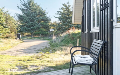 Tinemarie - 200M from the Sea: Erba, Casa, Tetto, Casa, Villetta, Arbusto, Lotto, Area Rurale, Agriturismo, Groundcover