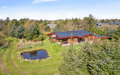 Sune - 500M from the Sea