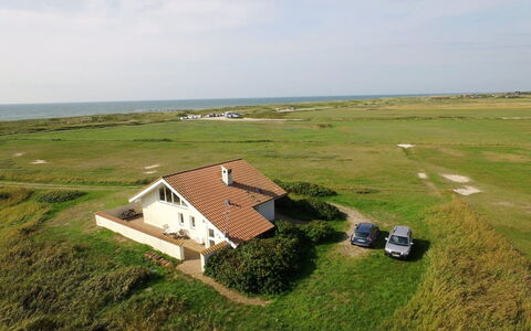 Botilla - 150M from the Sea: Arbusto, Urban Design, Groundcover, Brick, Appartamento, Estate, Muratura, Balcone, Landscaping