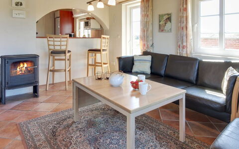 Karlina - 100M from the Sea: Mobilia, Legna, Pavimentazione, Interior Design, Pavimento, Tavolo, Camera, Soggiorno, Sedia, Divano