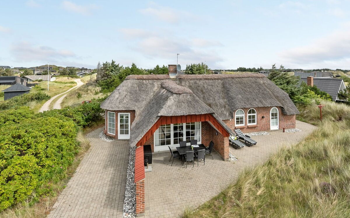 Sannie - 450M from the Sea
