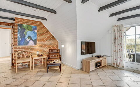 Sannie - 450M from the Sea