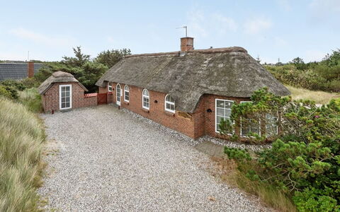 Sannie - 450M from the Sea
