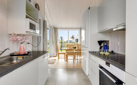Mara - from the Sea: Cucina, Pavimentazione, Interior Design, Controsoffitto, Legna, Pavimento, Mobilia, Elettrodomestico Da Cucina, Soffitto, Apparecchio Major