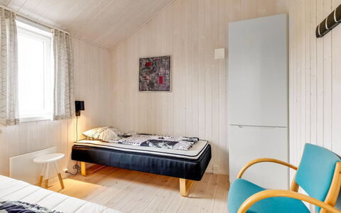 Mara - from the Sea: Interior Design, Pavimentazione, Pavimento, Legna, Soffitto, Camera Da Letto, Mobilia, Letto, Camera, Illuminazione