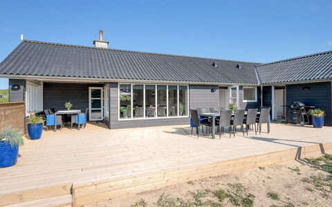 Hillevi - 200M from the Sea: Erba, Arbusto, Casa, Giardino, Casa, Villetta, Lotto, Prato, Groundcover