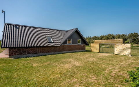Lidija - 850M from the Sea: Tetto, Lotto, Villetta, Casa, Area Rurale, Capannone, Raccordo, Edifici Giardino, Log Cabin, Capanna